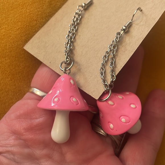 Mushroom Earrings Pink 70’s ladybug patch - Picture 3 of 3